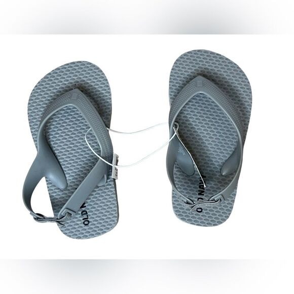 Old Navy 564070-01 Grey Flip Flops Rubber Safety Back sz 6 NWT‎ - Picture 2 of 6